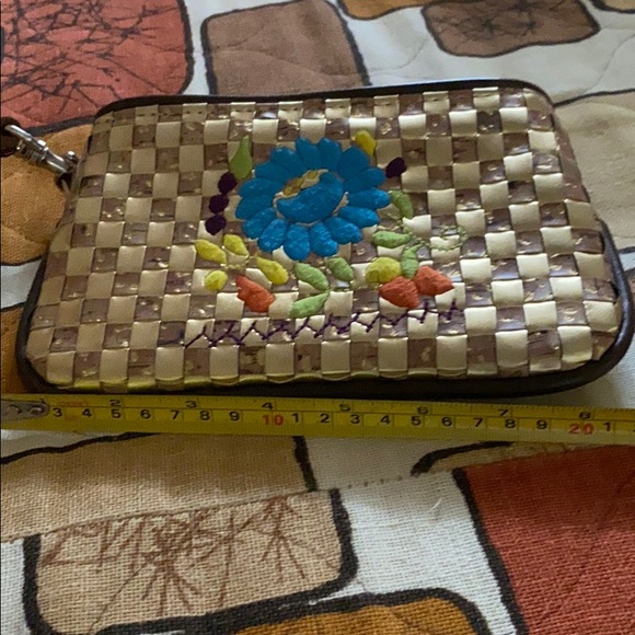 Consuela Wrislet - Picture 6 of 7